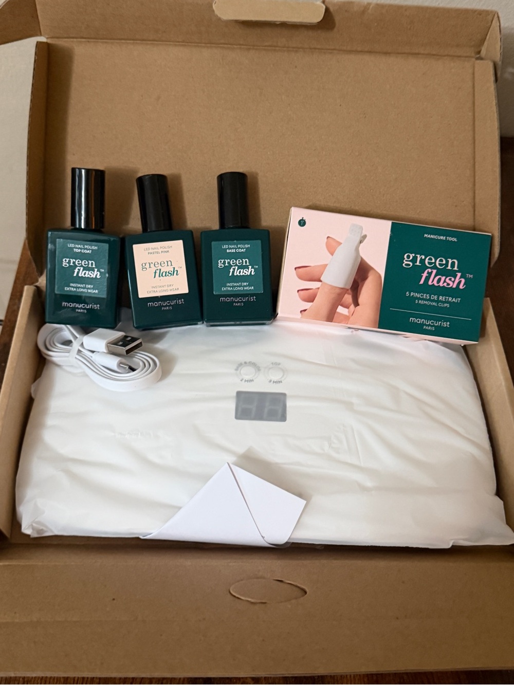 Green Flash Nail Polish Kit with LED Lamp